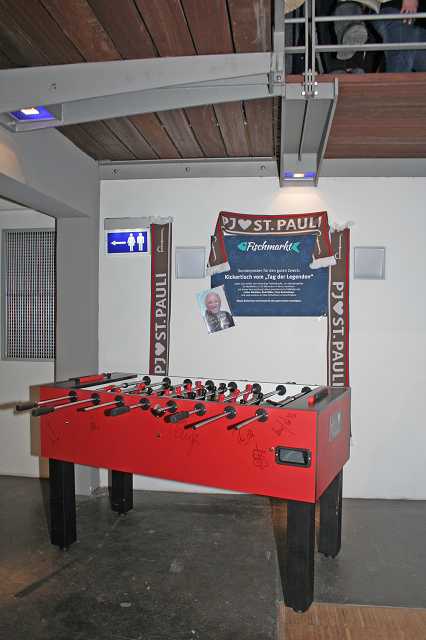der tischkicker wird präsentiert